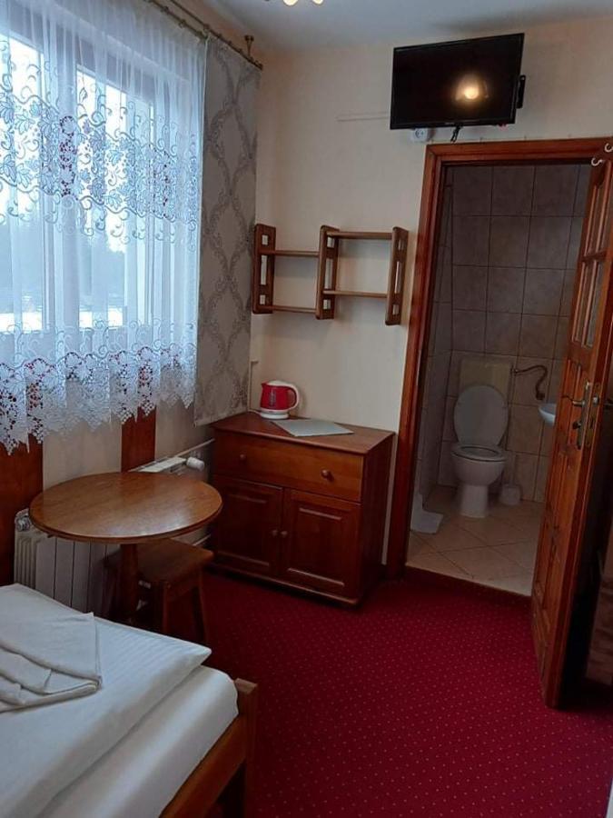 Pokoje Goscinne U Bronka Ciche Małe エクステリア 写真