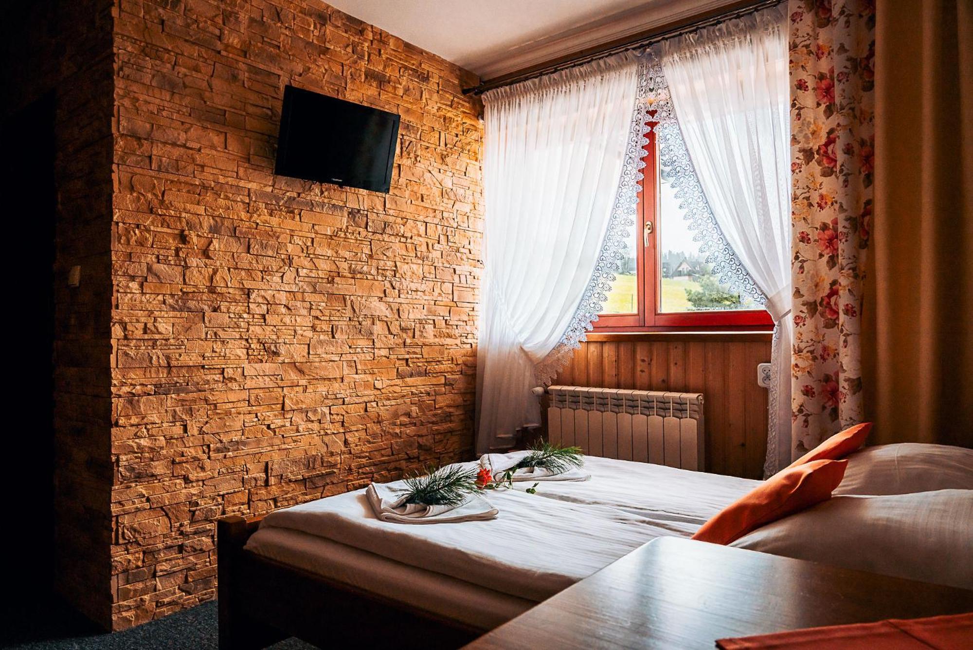 Pokoje Goscinne U Bronka Ciche Małe エクステリア 写真